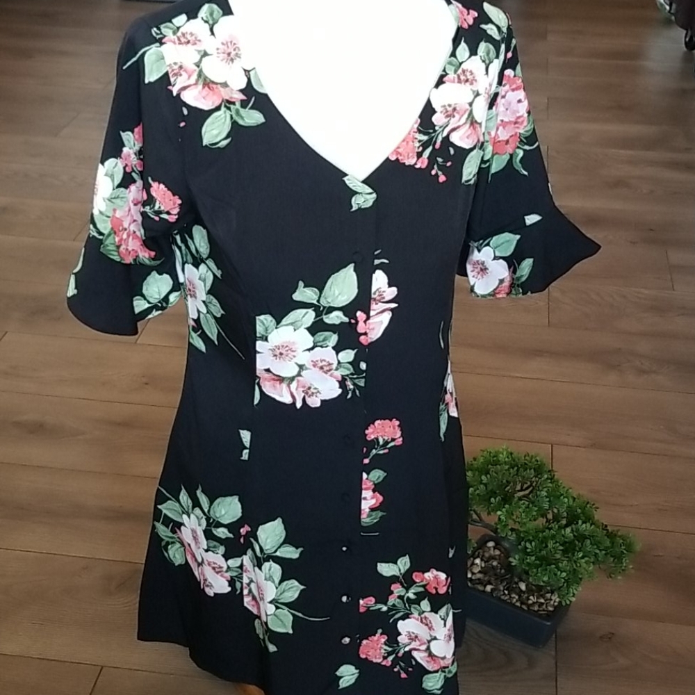 Flowy Black Floral Dress